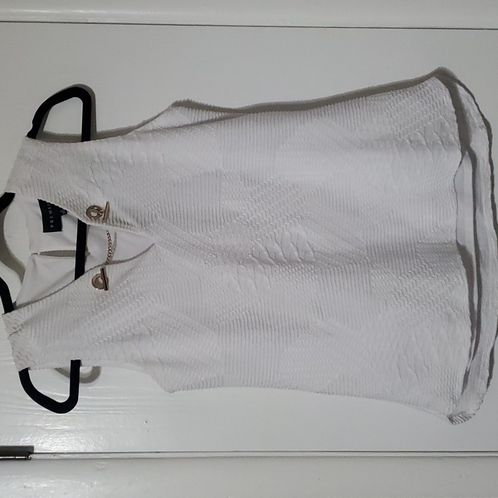 Premise White Textured Luxury Yarn Gold Chain Jewelry Sleeveless Blouse NWT